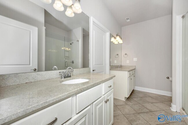 Building Photo - 74 NW Moore Farm Cir