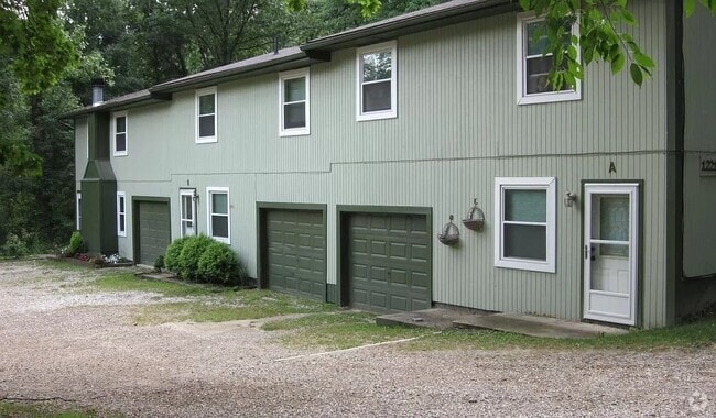 Building Photo - 1221 E Nimisila Rd