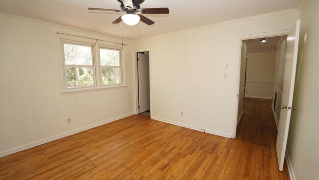 Building Photo - 1008 Hendricks Ave