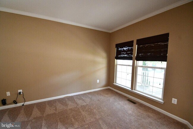 Building Photo - 9 Latham Ln