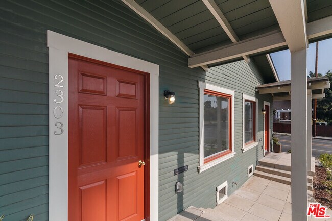 Building Photo - 2303 W 30th St