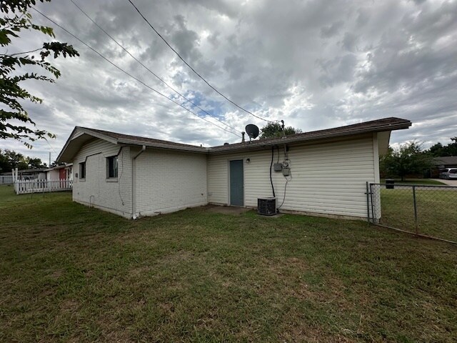 Building Photo - 929 NW 20th St