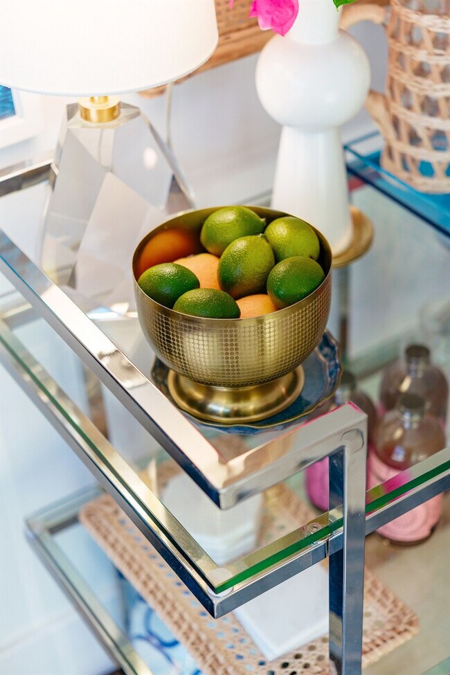 Building Photo - 610 38th St