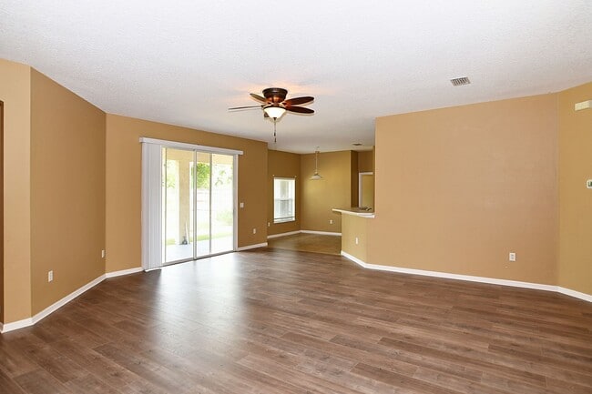 Building Photo - Available July 5th