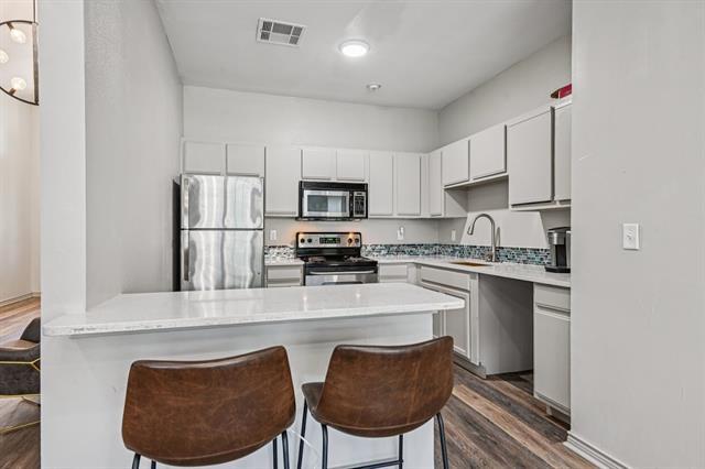 Building Photo - 700 Timber Oaks Ln