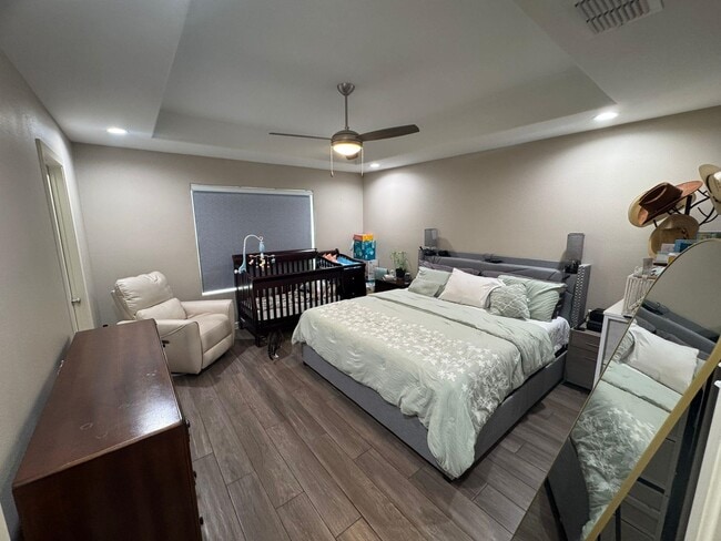 Building Photo - 504 Graneros Ave
