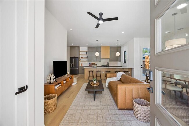 Building Photo - 4416 S 1st St