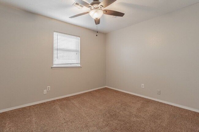 Building Photo - 3 Bed 2 Bath in Norman