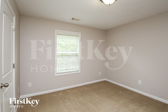 Building Photo - 6310 Spring Cove Dr