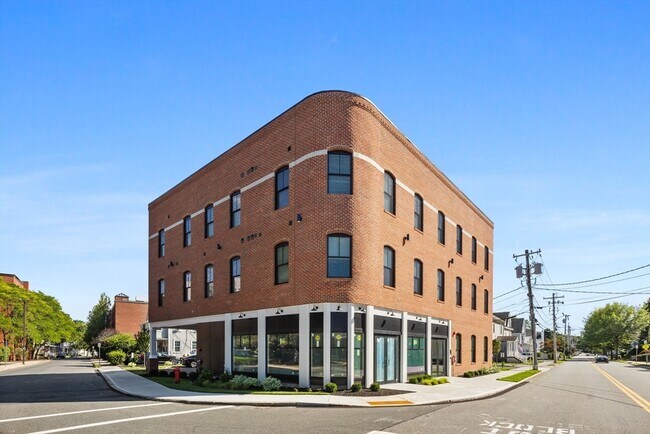 Building Photo - 198 Albion St