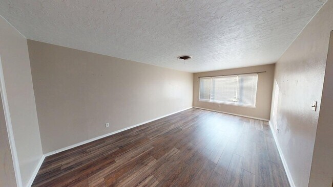Building Photo - 317 W Blanco Dr