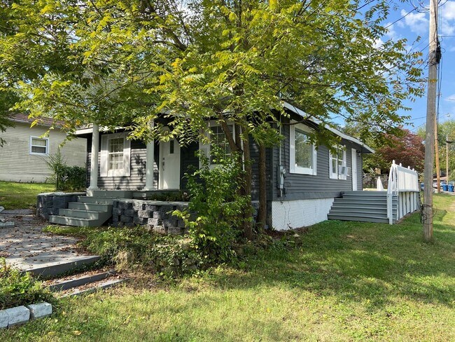 Building Photo - Single Family Home in Branson