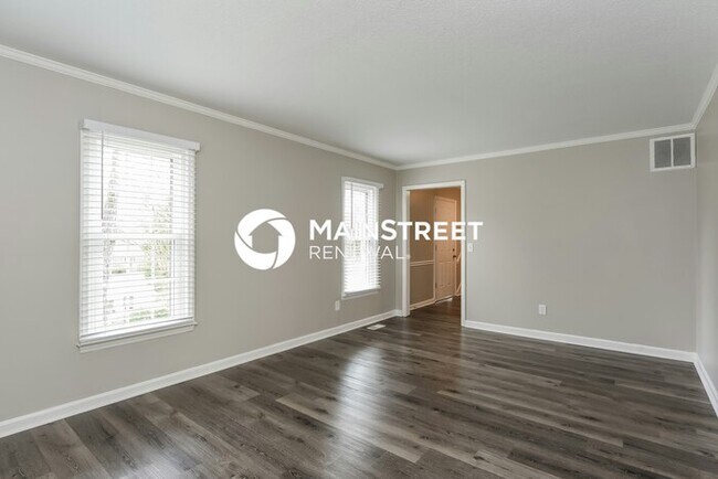 Building Photo - 4 Bedroom Pet-Friendly Home in Greensboro, NC with Main Street Renewal