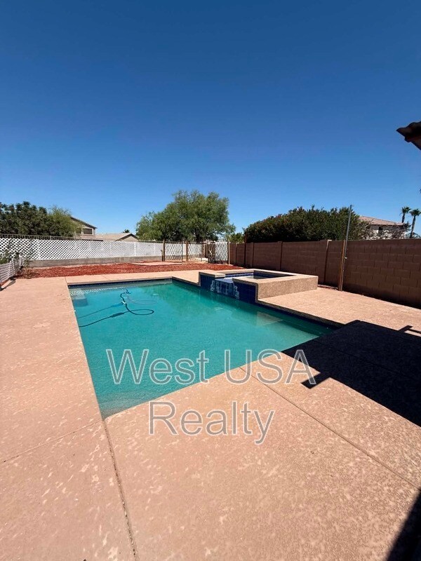 Building Photo - 20652 N Donithan Way