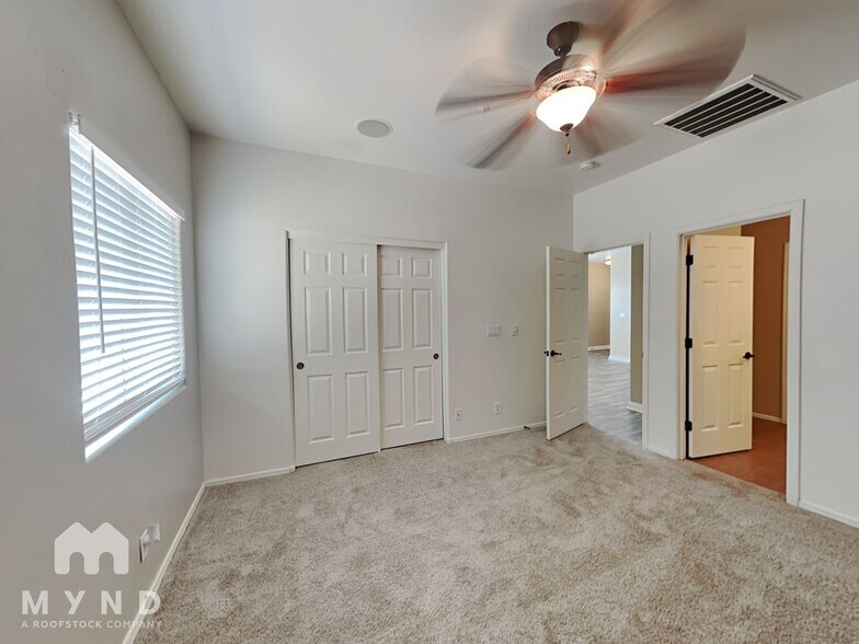 Building Photo - 12853 N 87th Dr