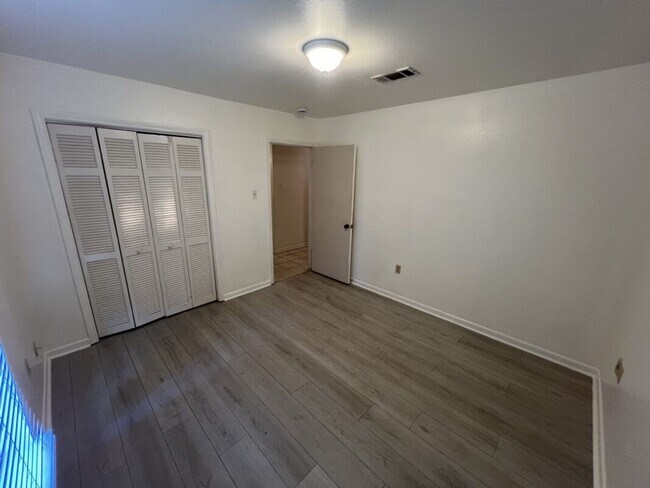 Building Photo - 8823 Cefalu Dr