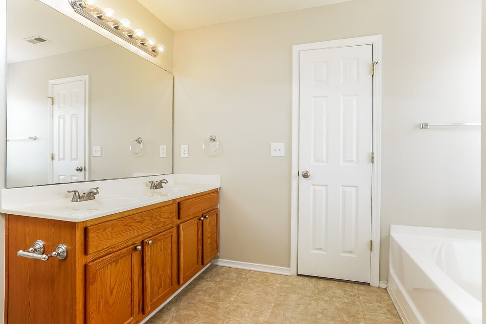 Building Photo - 925 Mailwood Dr