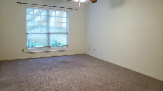 Building Photo - 5435 Mossy Timbers Dr