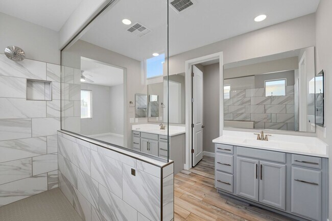 Building Photo - Luxury Kitchen + 3 Bed & Den/Office in Azure Canyon | Quartz, Gas Cooktop & More