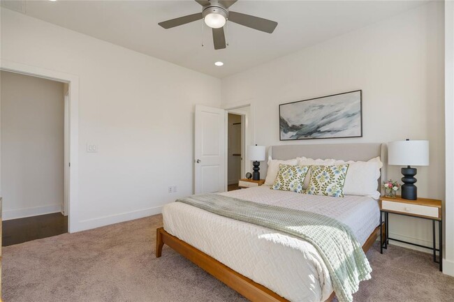Building Photo - 2708 Halcyon Dr