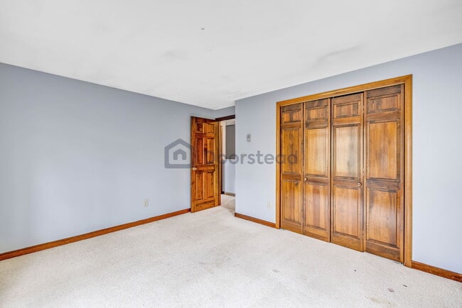 Building Photo - 20 Northwoods Cir