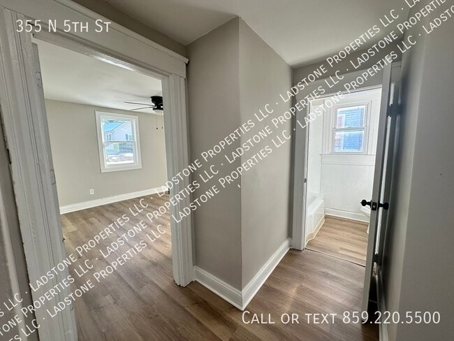 Building Photo - 355 N 5th St