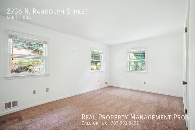 Building Photo - 2736 N Randolph St