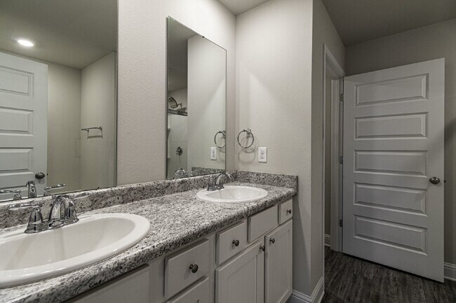 Building Photo - "Spacious 4 Bed, 2 Bath Home in Biloxi, MS - A Must-See Rental Property!"