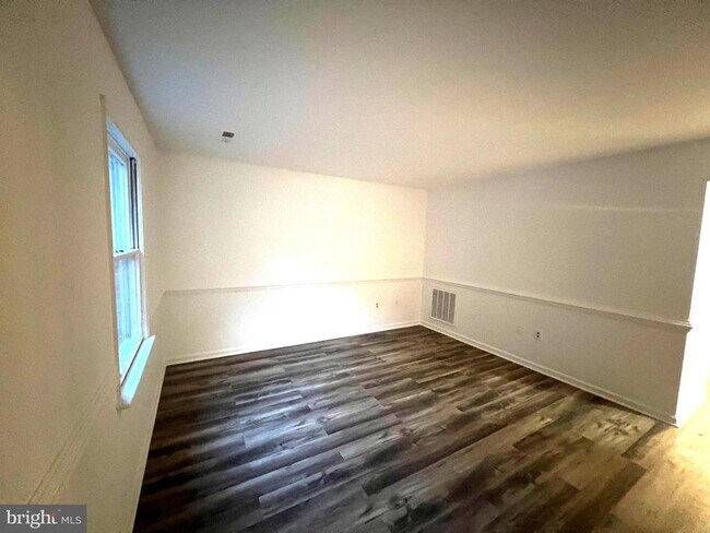 Building Photo - 255 Farrell Ln