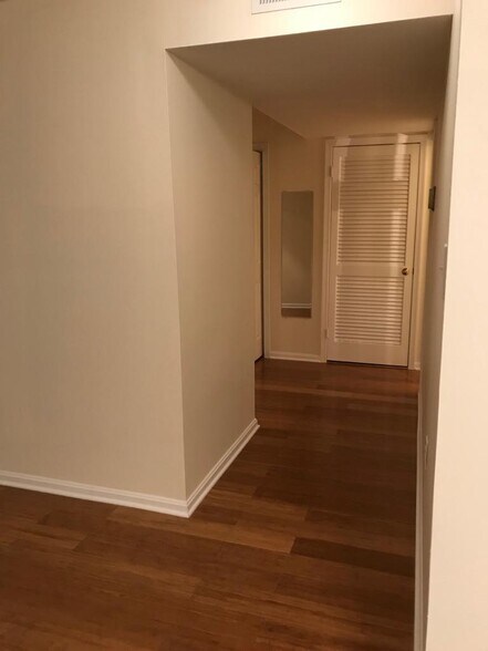 Building Photo - 1400 12th St N