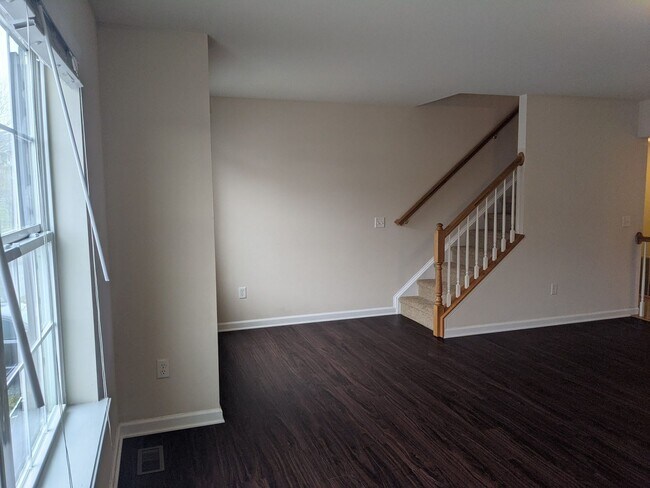 Building Photo - 3 Bedroom Townhouse for Rent in Waynesboro!