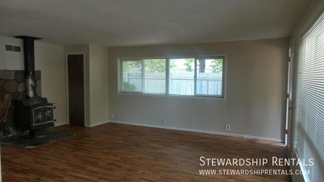 Building Photo - 2895 Mill St