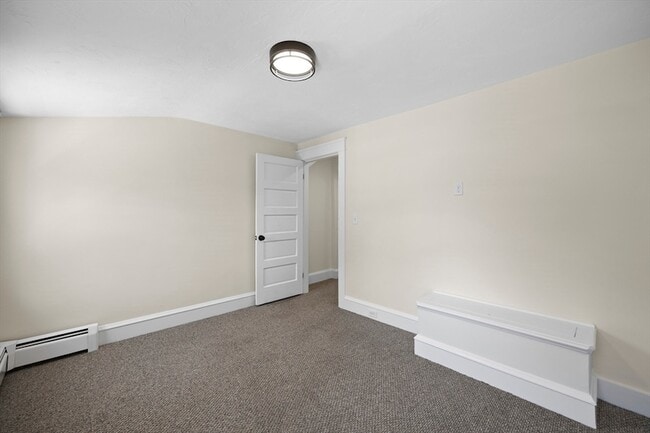 Building Photo - 34 Ricard St