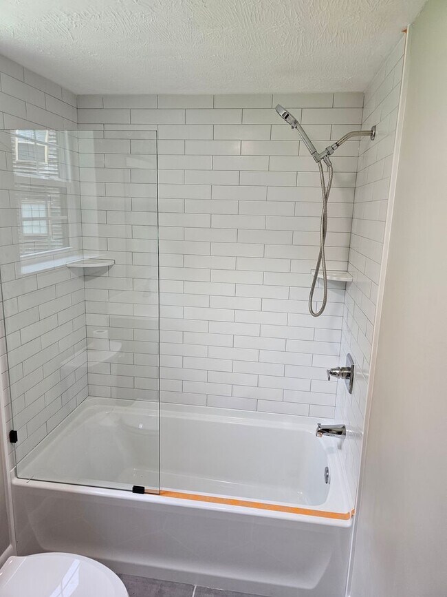 Building Photo - {MA3101}  COMPLETELY RENOVATED. Available ...
