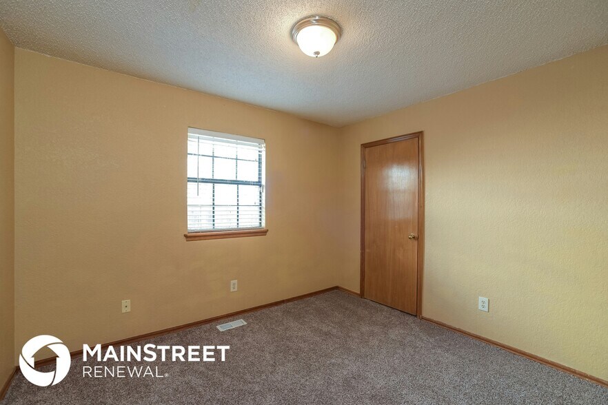 Building Photo - 2713 Amber St