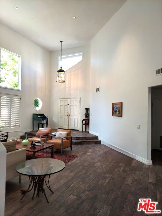 Building Photo - 4342 Park Verdi