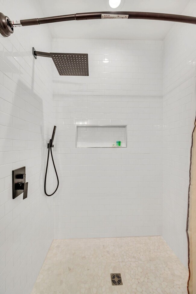 Building Photo - 1331 4th Ave N