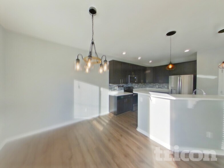 Building Photo - 10085 Thunderbolt Trail