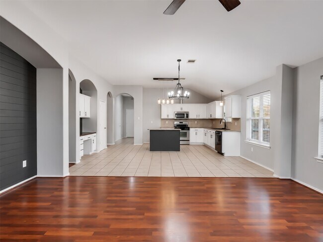 Building Photo - 3417 Cypress Village Dr