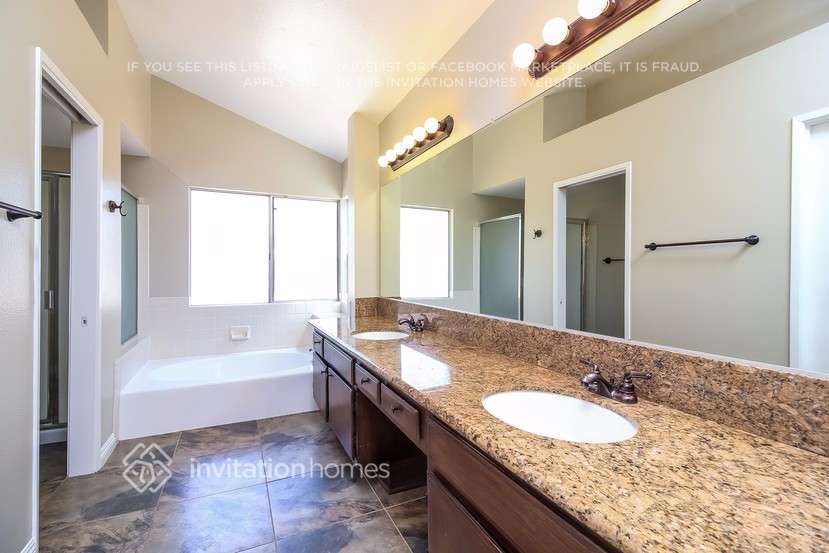 Building Photo - 23768 Timber Bluff Ct