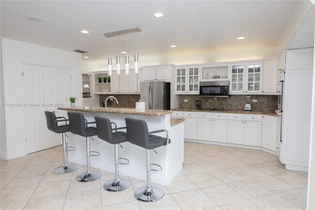 Building Photo - 413 Tamarind Dr