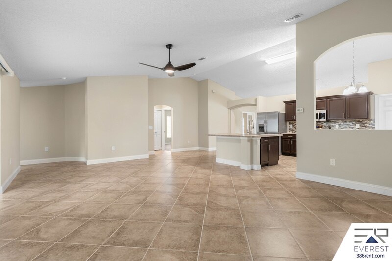 Building Photo - 242 Boulder Rock Dr