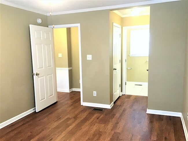 Building Photo - 3648 S Naples Ct