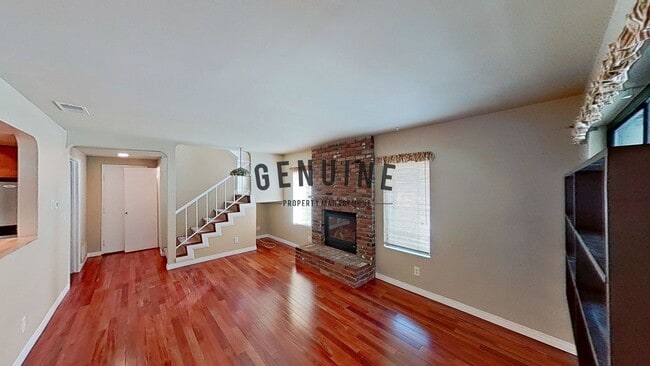 Building Photo - 2 Story 3Bd 2Ba Townhouse