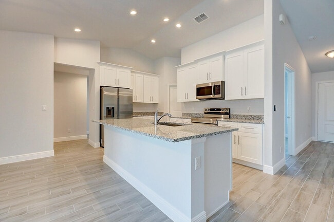 Building Photo - 2352 SW Plum Ct