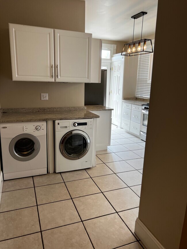 Washer dryer in Kitchen - 461 E Beck St
