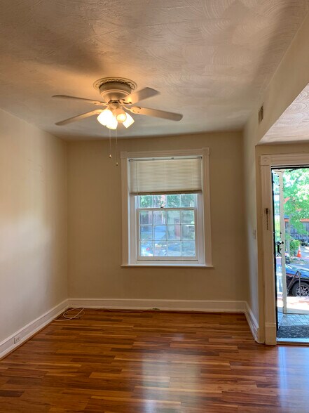 Building Photo - 527 9th St NE