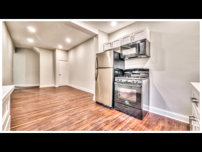 Building Photo - 810 Brooks Ln