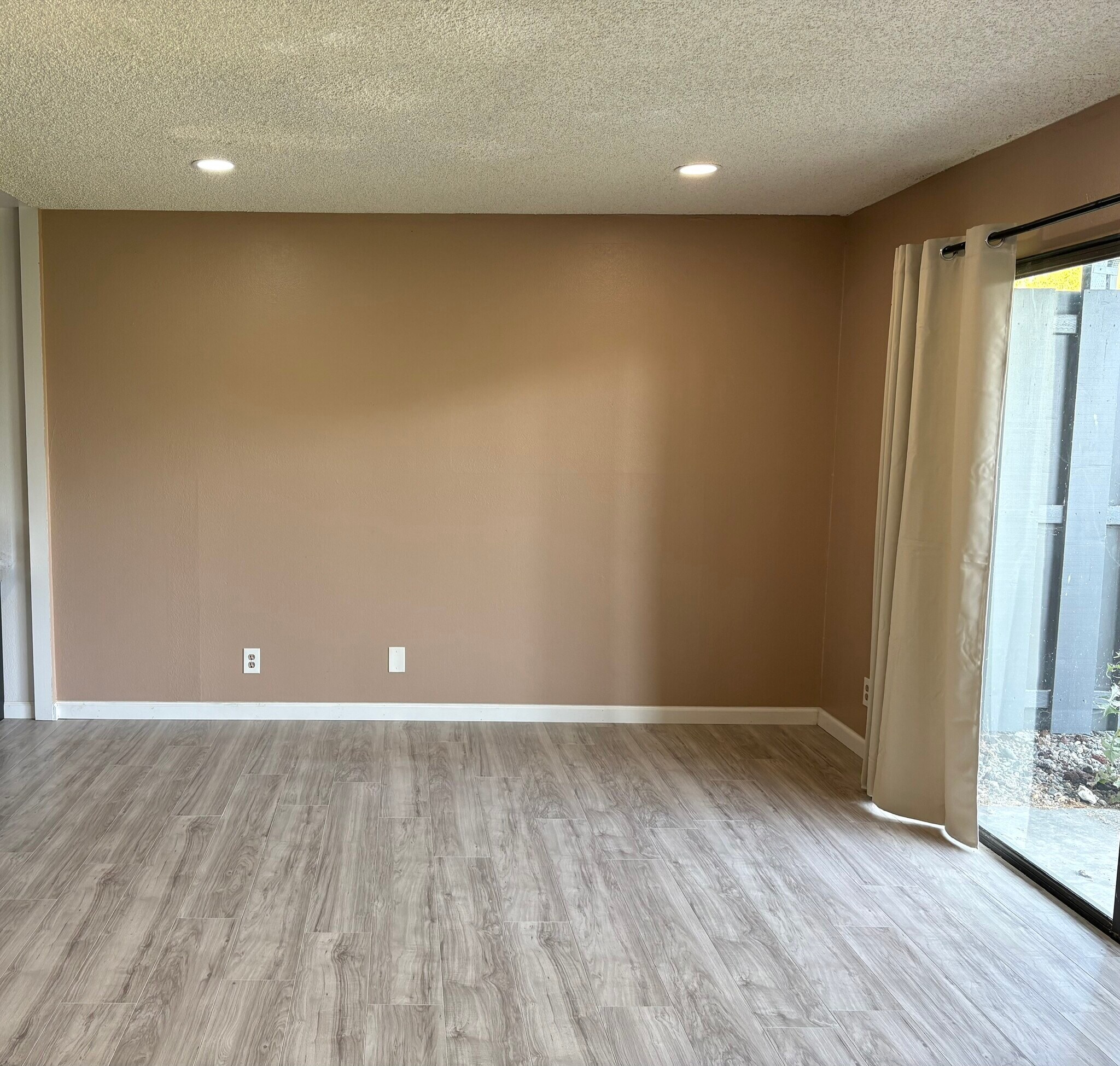 Building Photo - 158 Kern St