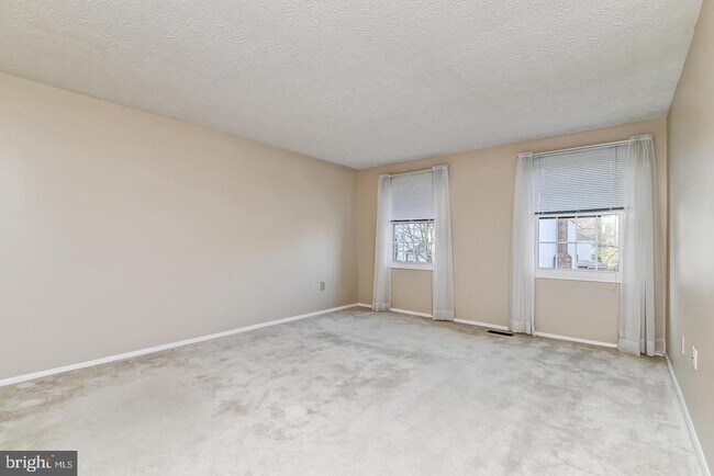 Building Photo - 1209 Crockett Ln